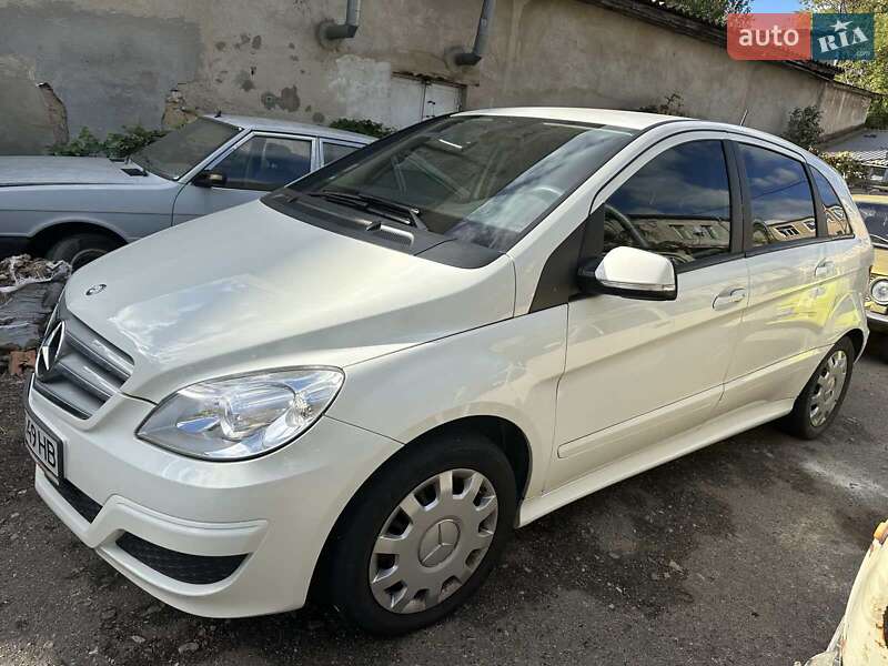 Mercedes-Benz B-Class 2011