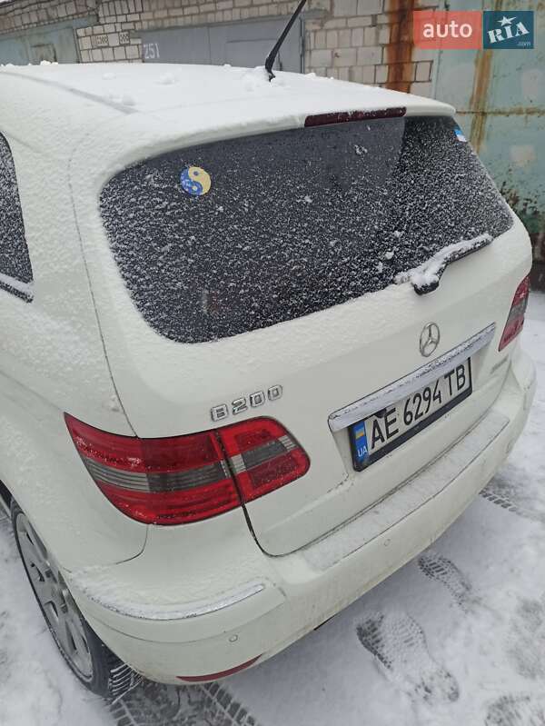 Хэтчбек Mercedes-Benz B-Class 2010 в Обухове