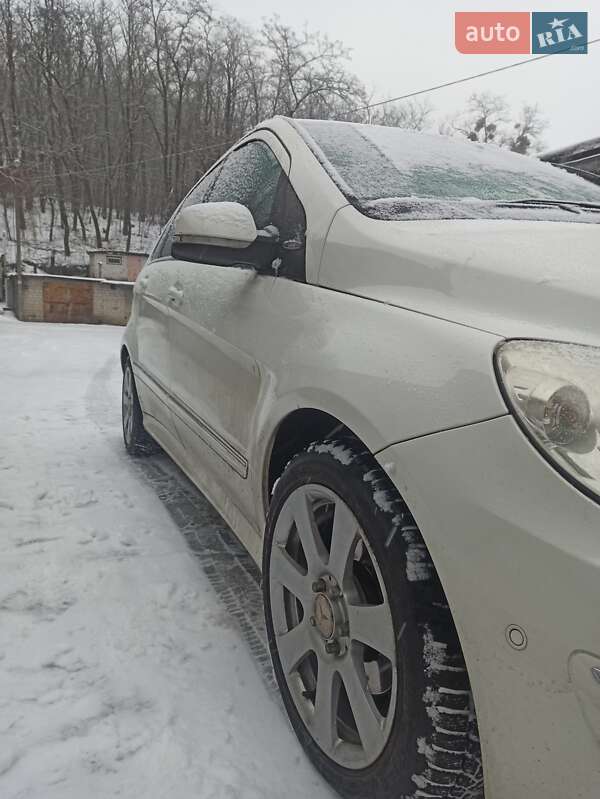 Хэтчбек Mercedes-Benz B-Class 2010 в Обухове