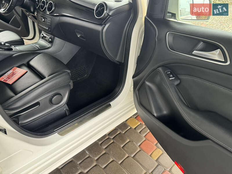 Хетчбек Mercedes-Benz B-Class 2017 в Луцьку