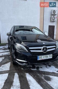 Хэтчбек Mercedes-Benz B-Class 2016 в 