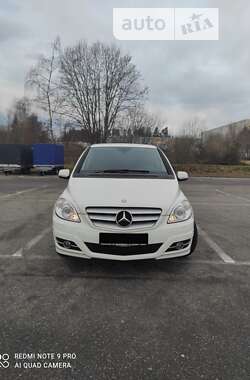 Хетчбек Mercedes-Benz B-Class 2011 в 