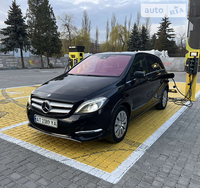 Хэтчбек Mercedes-Benz B-Class 2015 в Ивано-Франковске фото 4 Хэтчбек Mercedes-Benz B-Class 2015 в Ивано-Франковске