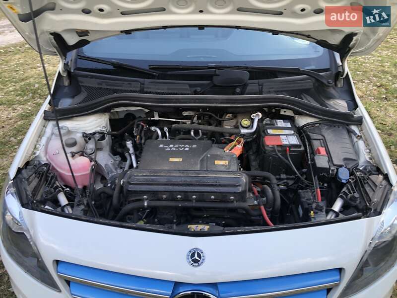 Хэтчбек Mercedes-Benz B-Class 2017 в Камне-Каширском