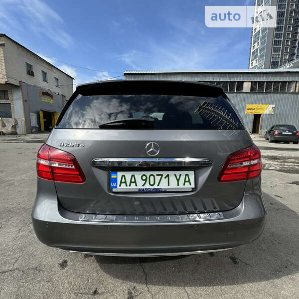 Хэтчбек Mercedes-Benz B-Class 2016 в Киеве фото 8 Хэтчбек Mercedes-Benz B-Class 2016 в Киеве