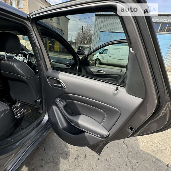 Хэтчбек Mercedes-Benz B-Class 2016 в Киеве фото 25 Хэтчбек Mercedes-Benz B-Class 2016 в Киеве