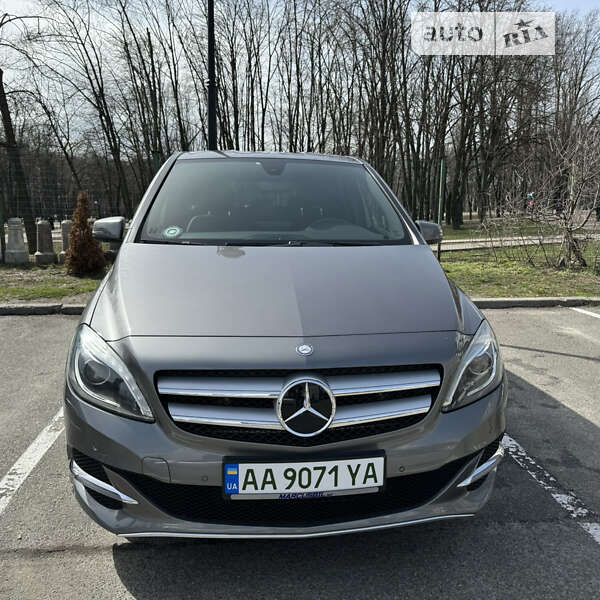 Mercedes-Benz B-Class 2016