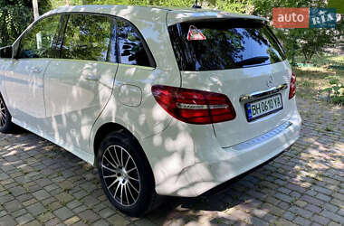Хэтчбек Mercedes-Benz B-Class 2016 в 