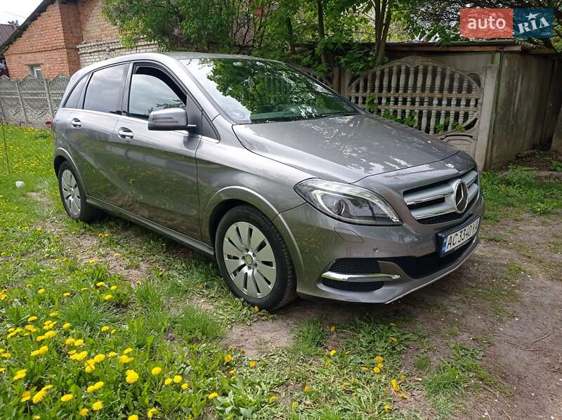 Хэтчбек Mercedes-Benz B-Class 2015 в Луцке фото 3 Хэтчбек Mercedes-Benz B-Class 2015 в Луцке