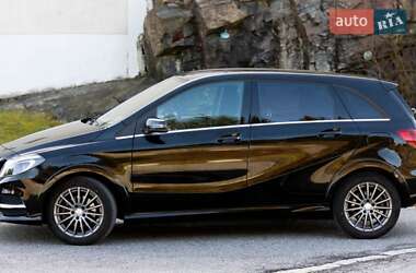 Хэтчбек Mercedes-Benz B-Class 2016 в 