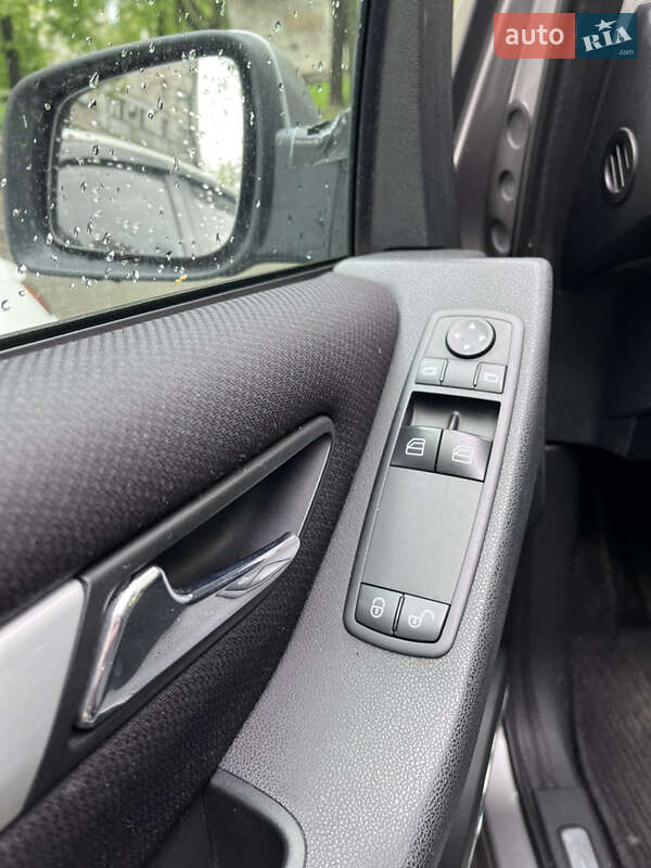 Хэтчбек Mercedes-Benz B-Class 2005 в Киеве фото 40 Хэтчбек Mercedes-Benz B-Class 2005 в Киеве