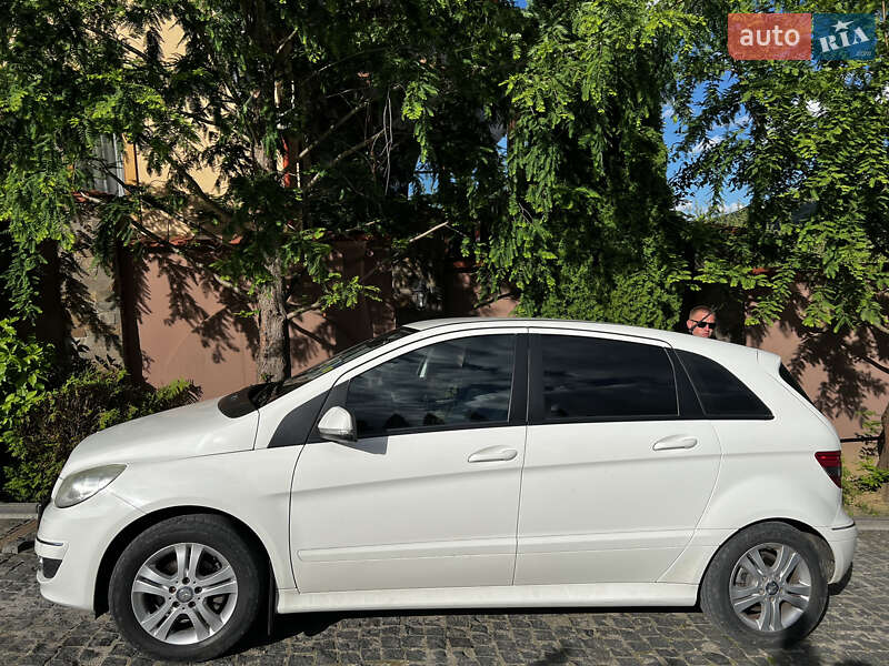 Хэтчбек Mercedes-Benz B-Class 2010 в Харькове