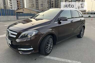 Хэтчбек Mercedes-Benz B-Class 2016 в Киеве