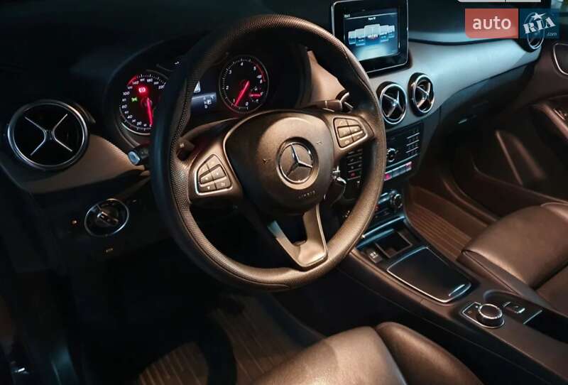 Хэтчбек Mercedes-Benz B-Class 2017 в Киеве