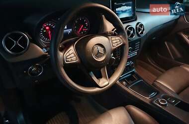 Хэтчбек Mercedes-Benz B-Class 2017 в 