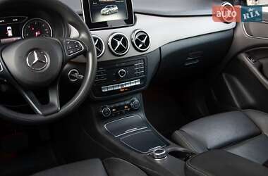 Хэтчбек Mercedes-Benz B-Class 2017 в 