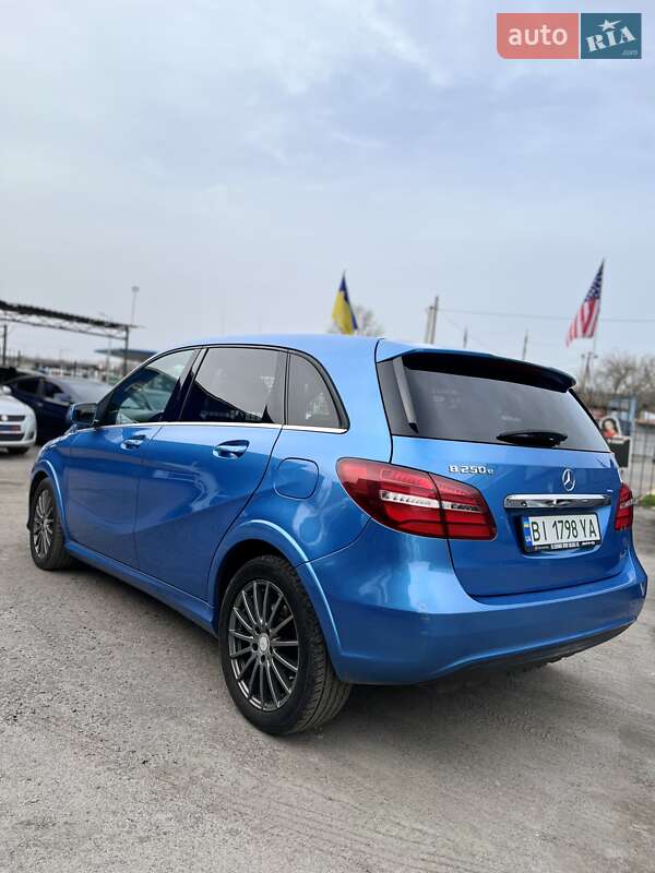 Хетчбек Mercedes-Benz B-Class 2016 в Кременчуці