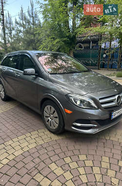 Хэтчбек Mercedes-Benz B-Class 2015 в 