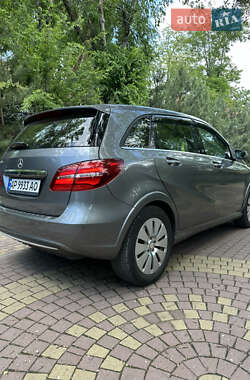 Хэтчбек Mercedes-Benz B-Class 2015 в 