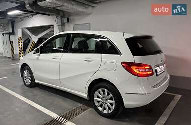 Хэтчбек Mercedes-Benz B-Class 2013 в 
