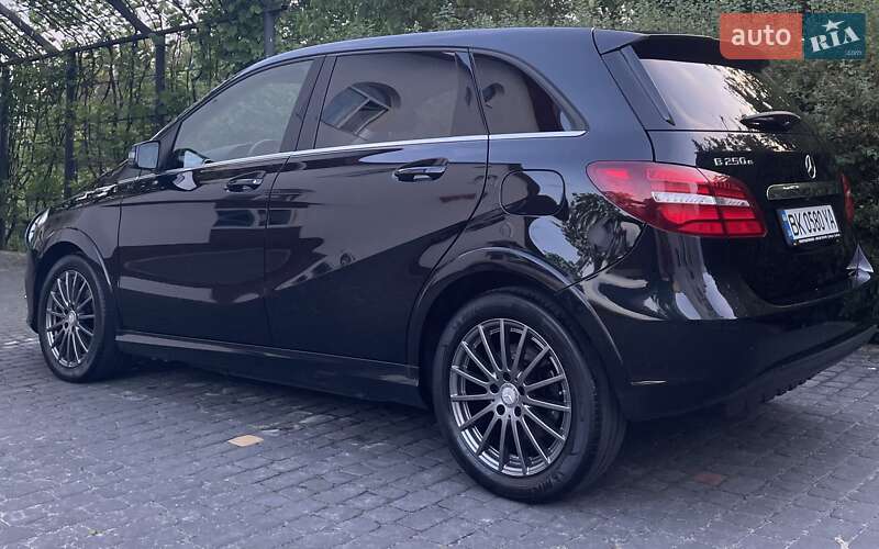 Хэтчбек Mercedes-Benz B-Class 2017 в Вараше