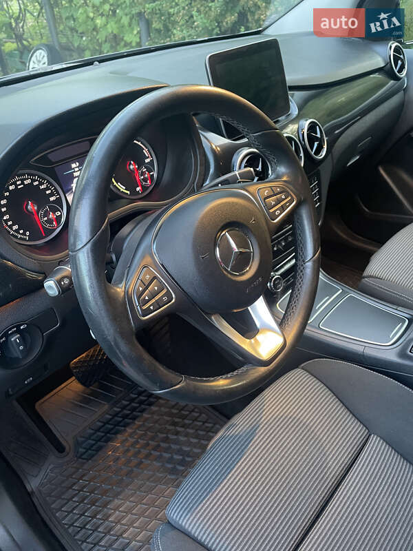 Хэтчбек Mercedes-Benz B-Class 2017 в Вараше