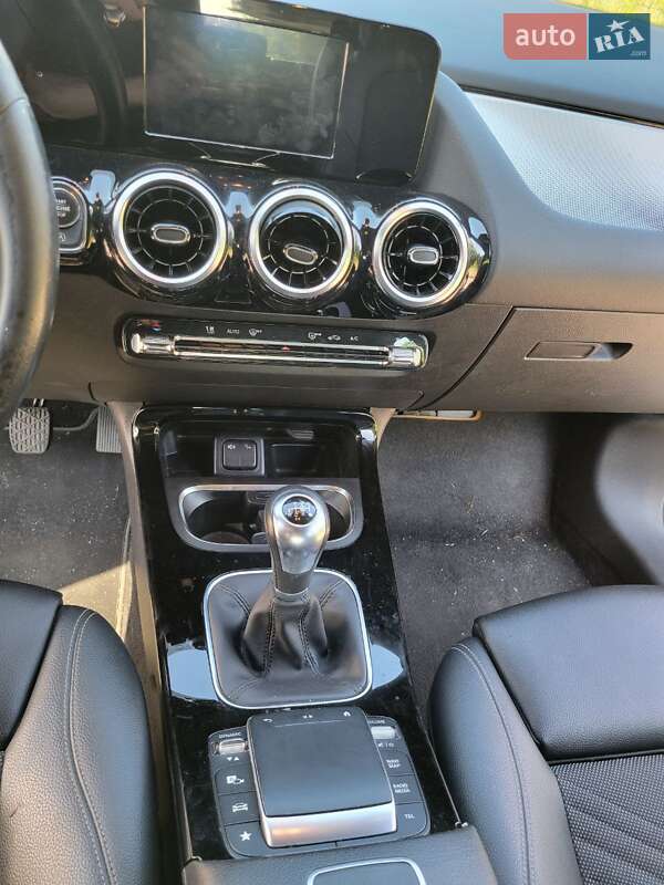 Хэтчбек Mercedes-Benz B-Class 2019 в Киеве