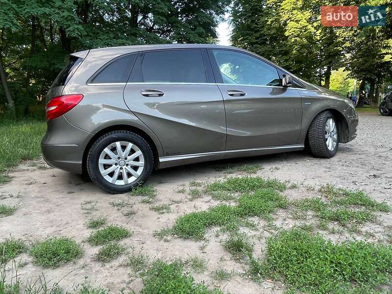 Хетчбек Mercedes-Benz B-Class 2012 в Яготині