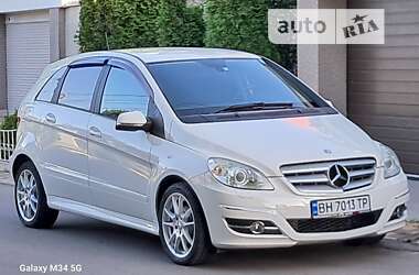 Mercedes-Benz B-Class 2011