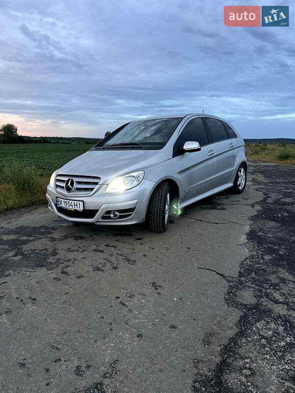 Хэтчбек Mercedes-Benz B-Class 2011 в Владимирце