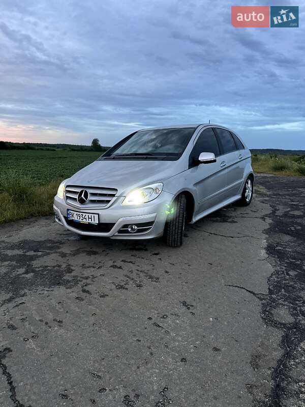 Хэтчбек Mercedes-Benz B-Class 2011 в Владимирце