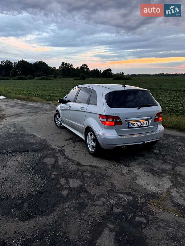Хэтчбек Mercedes-Benz B-Class 2011 в Владимирце