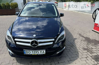 Хэтчбек Mercedes-Benz B-Class 2017 в 