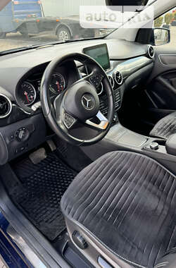 Хэтчбек Mercedes-Benz B-Class 2017 в 
