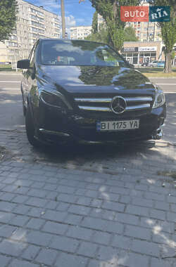 Хэтчбек Mercedes-Benz B-Class 2016 в 