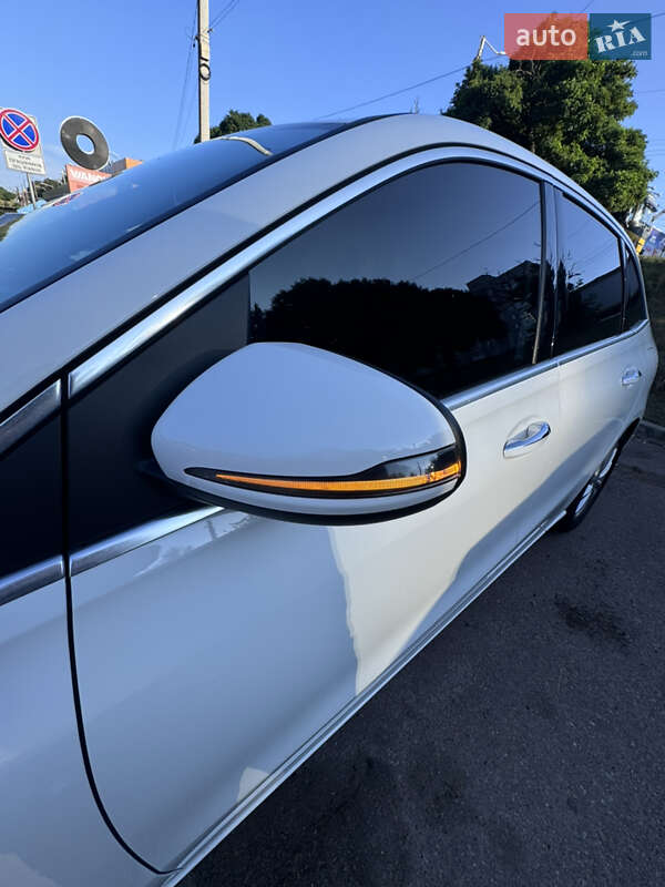 Хэтчбек Mercedes-Benz B-Class 2020 в Житомире