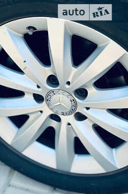Хэтчбек Mercedes-Benz B-Class 2015 в 