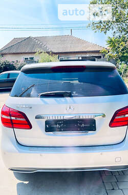 Хэтчбек Mercedes-Benz B-Class 2015 в 