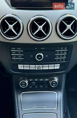 Хэтчбек Mercedes-Benz B-Class 2016 в 