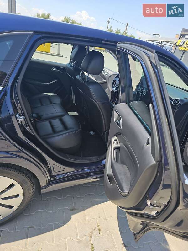 Хетчбек Mercedes-Benz B-Class 2016 в Чернівцях