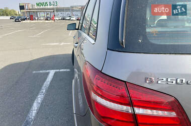 Хэтчбек Mercedes-Benz B-Class 2016 в 