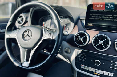 Хэтчбек Mercedes-Benz B-Class 2016 в 