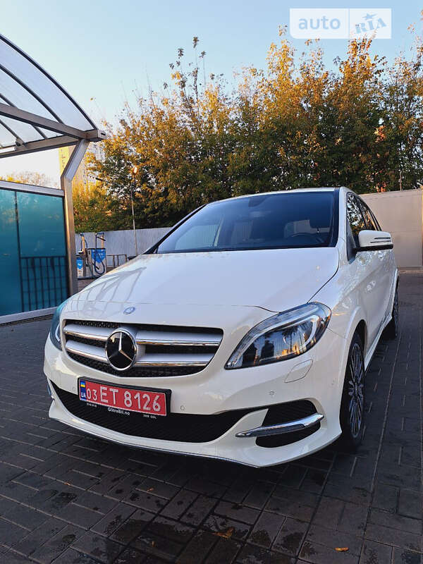Хэтчбек Mercedes-Benz B-Class 2016 в Киеве