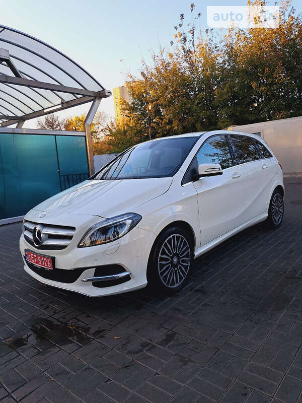 Хэтчбек Mercedes-Benz B-Class 2016 в Киеве
