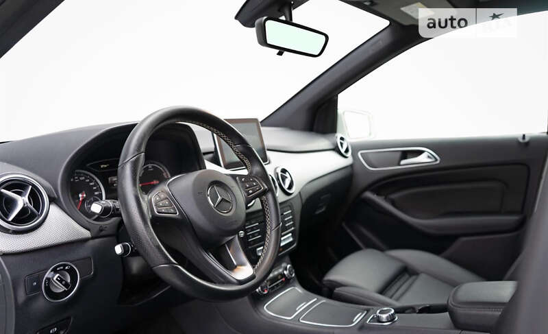 Хэтчбек Mercedes-Benz B-Class 2016 в Киеве