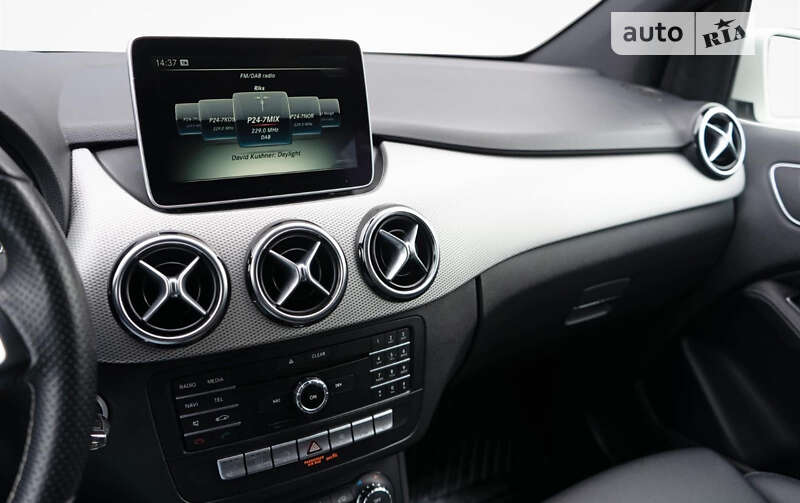 Хэтчбек Mercedes-Benz B-Class 2016 в Киеве