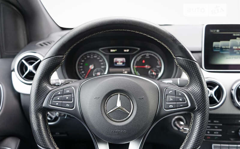Хэтчбек Mercedes-Benz B-Class 2016 в Киеве