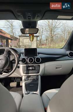 Mercedes-Benz B-Class 2012