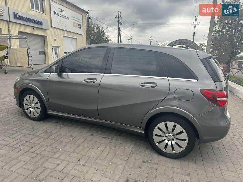 Хэтчбек Mercedes-Benz B-Class 2015 в Запорожье