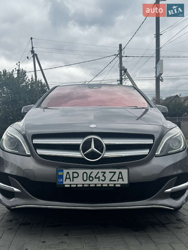 Хэтчбек Mercedes-Benz B-Class 2015 в Запорожье